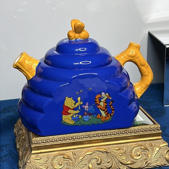 HH Houston Harvest Disney Winnie the Pooh Tea Pot - Bee Piglet Tigger Pooh - Picture 2 of 9